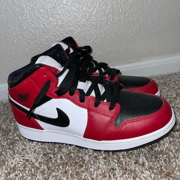 jordan 1 red mids - Picture 6 of 6